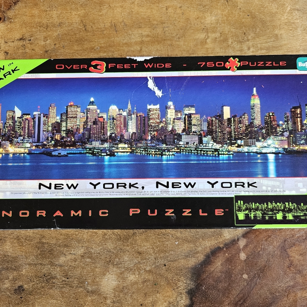 Buffalo Games Panoramic 750 Piece Jigsaw Puzzle NEW YORK CITY Glow in the Dark